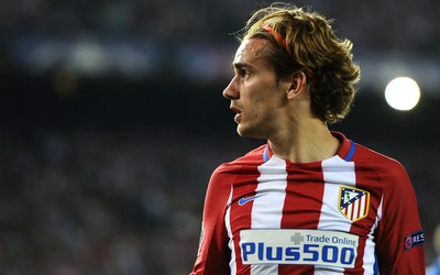 亿兆电竞热评-AC米兰左路飞翼又秀操作